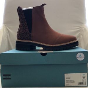 Brand new never worn Toms Dakota Bootie. Water resistant. Dark Ember/Leopard